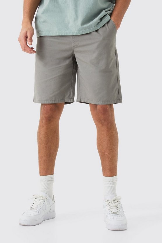 Lockere graue Shorts mit elastischem Bund