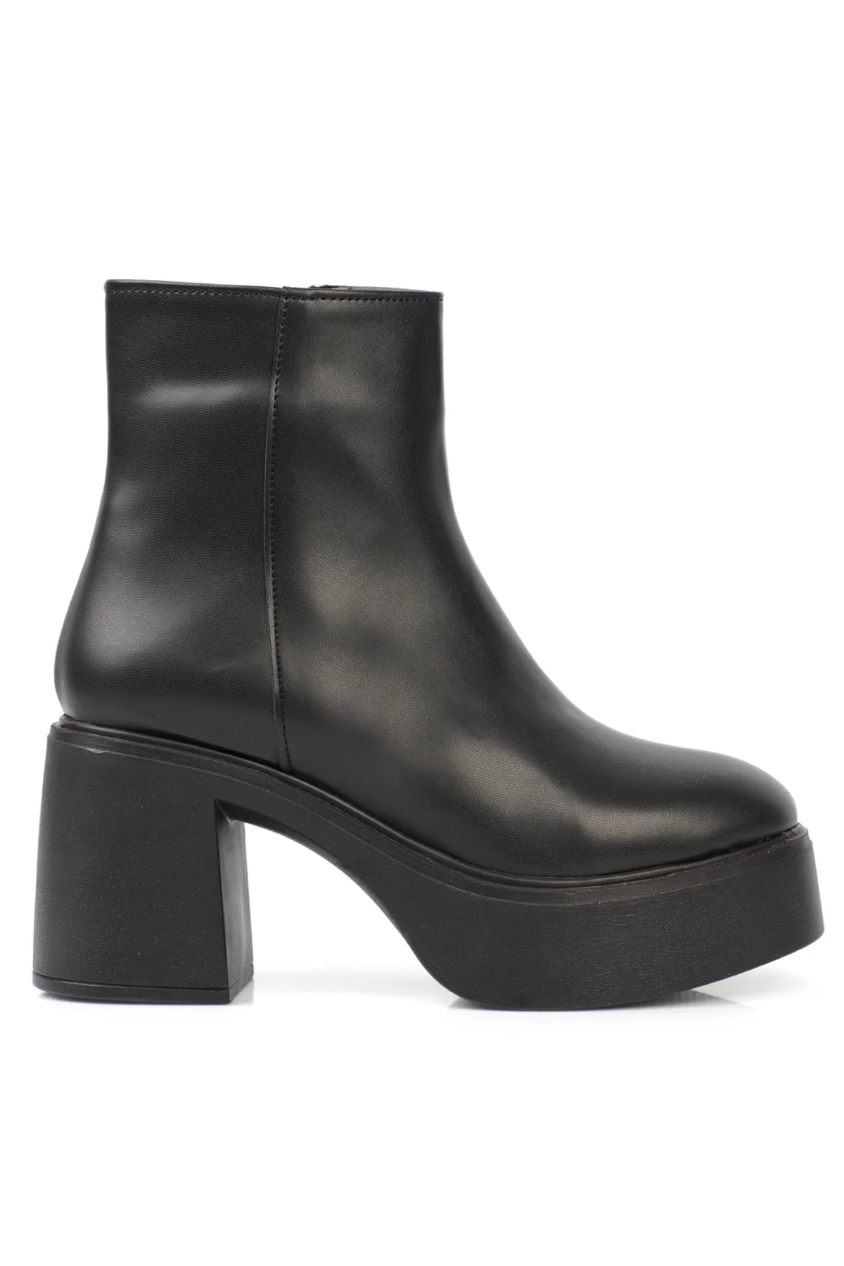 Capone Outfitters  Knöchellange Damenstiefel mit seitlichem Reißverschluss und mattem Plateau-Absatz