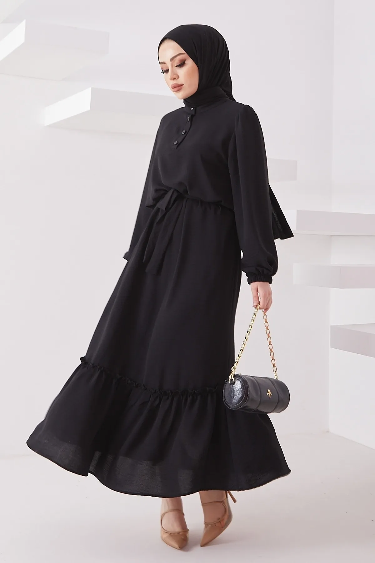 InStyle  Meyra Ayrobin-Kleid mit Knöpfen – Schwarz