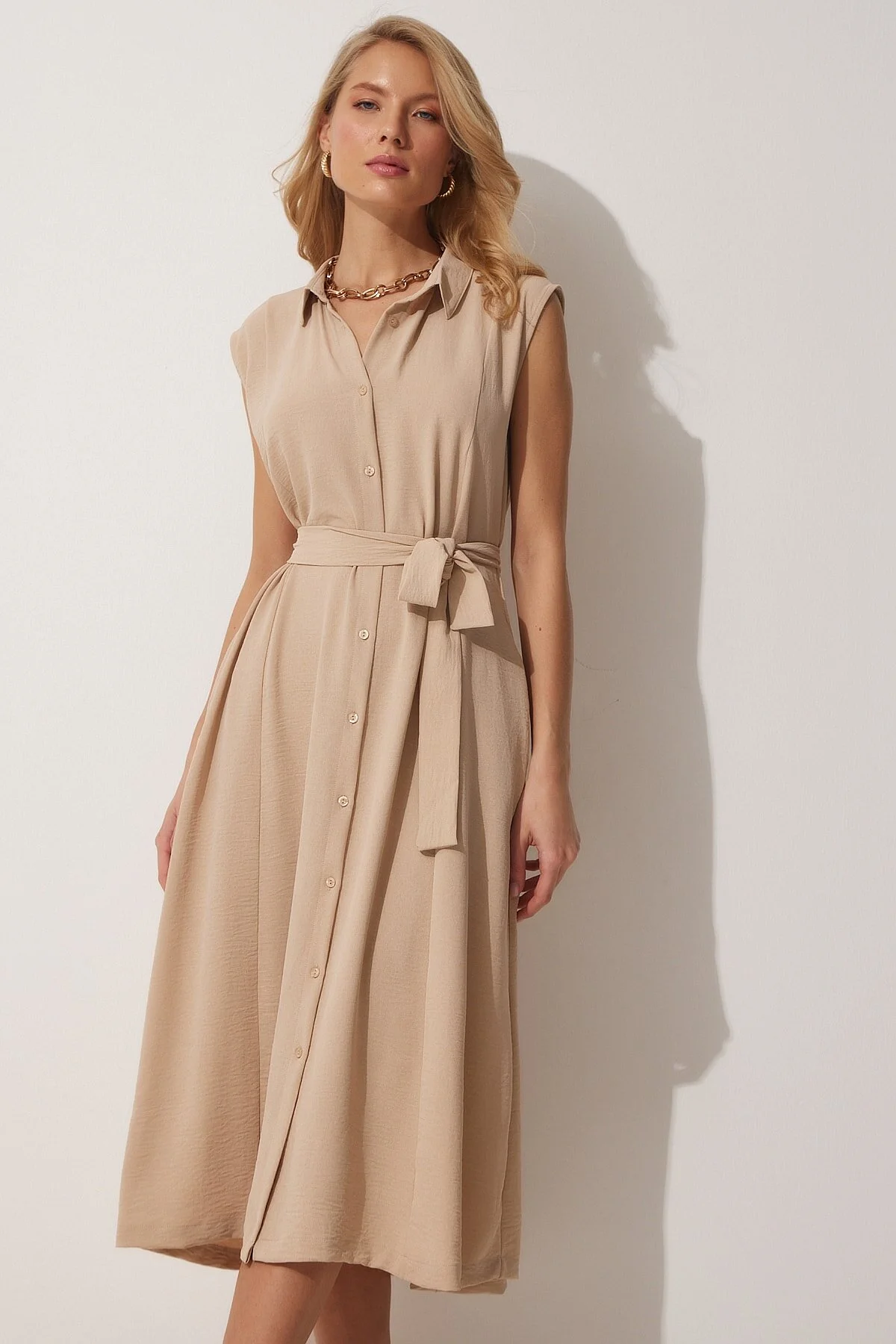 Happiness İstanbul  Cremefarbenes Damen-Sommerhemdkleid aus Leinen-Viskose mit Gürtel DD00927