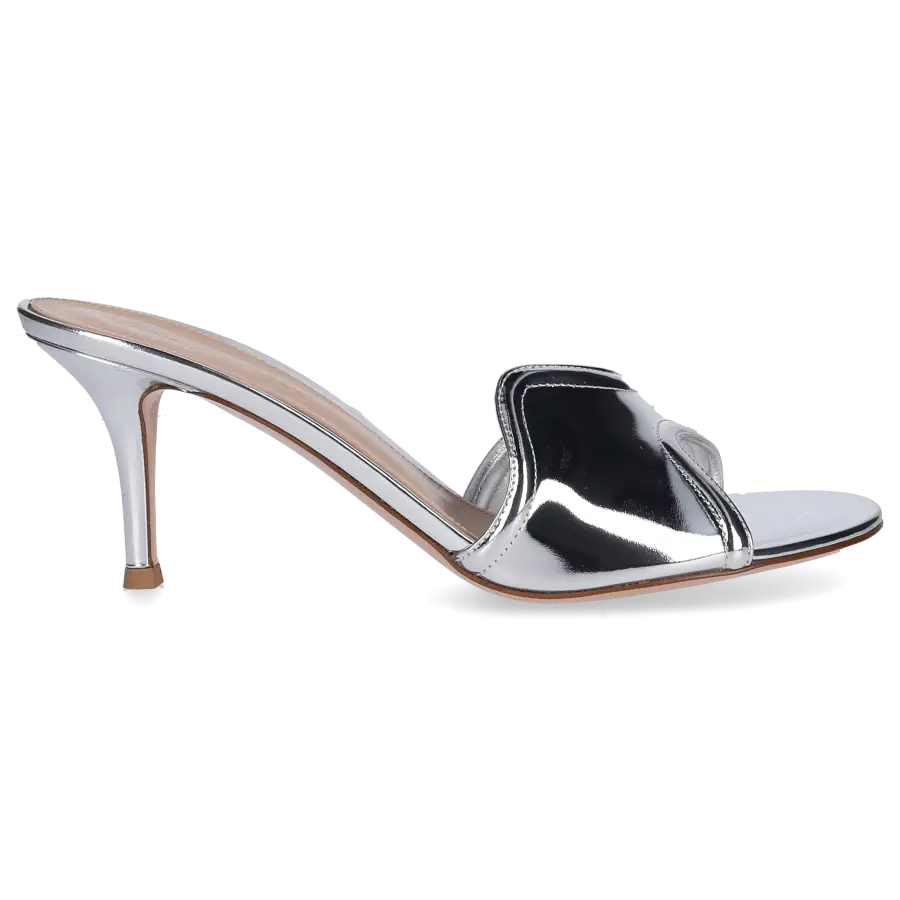 Gianvito Rossi - Pantoletten LUCREZIA Lackleder - silber