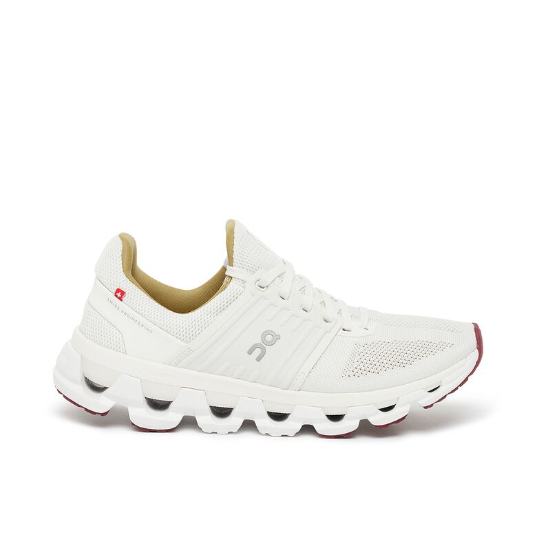 ON Wmns Cloudswift Suma undyed-white/ivory