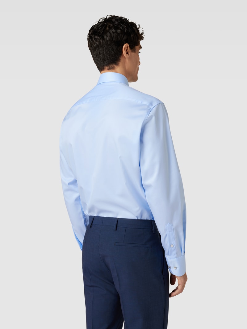 Travel Fit Business-Hemd mit Knopfleiste Modell 'Cutaway' in bleu