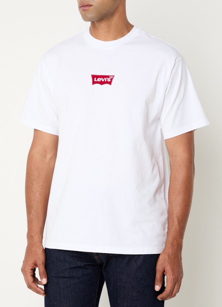 Camiseta Levi's com bordado do logotipo