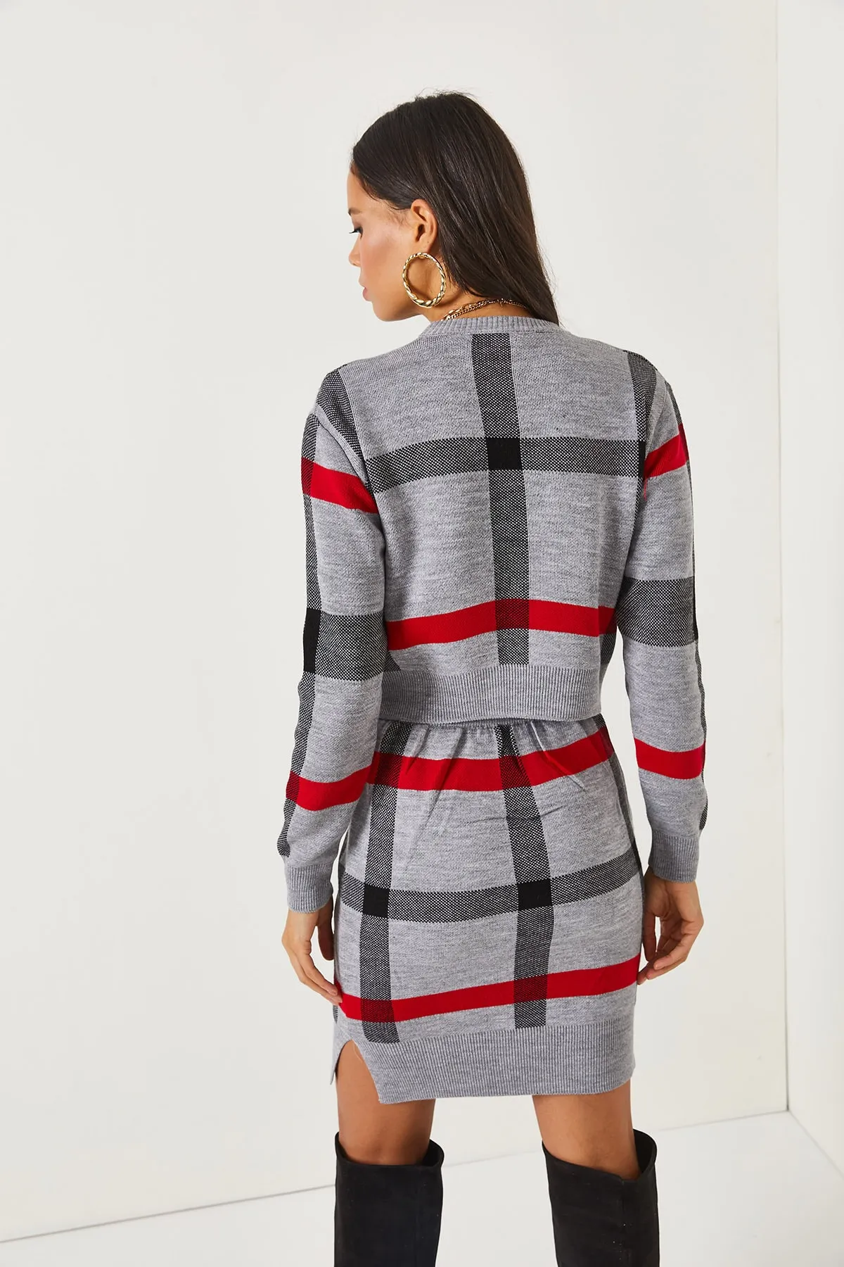 Olalook  Graues Oberteil, kurzer Pullover, Schlitzrock, Set TKM-19000184