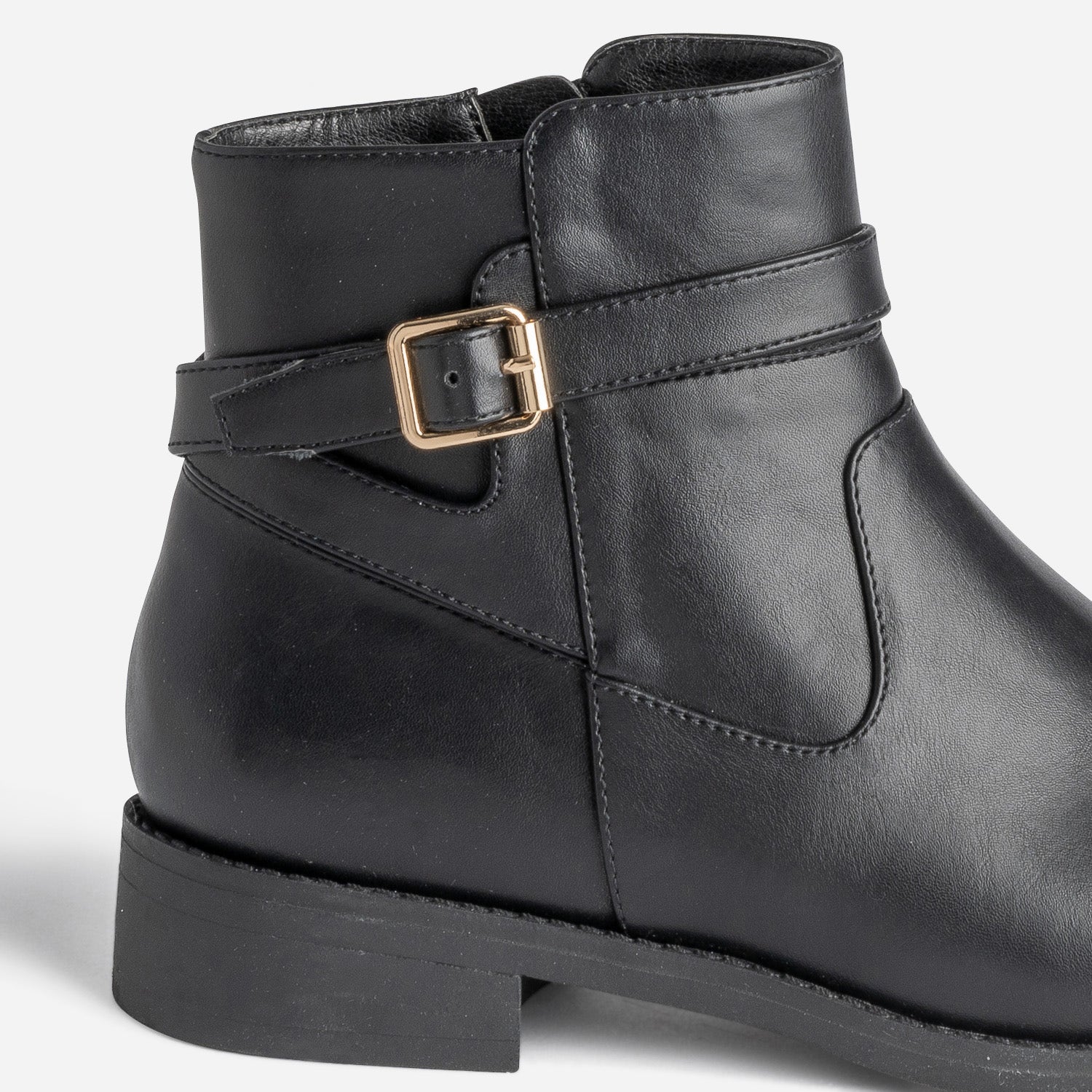 Boots noir éco-conçu avec bride cheville