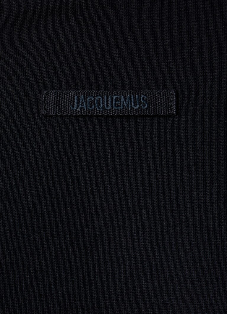 Jacquemus džemperis su gobtuvu ir logotipu