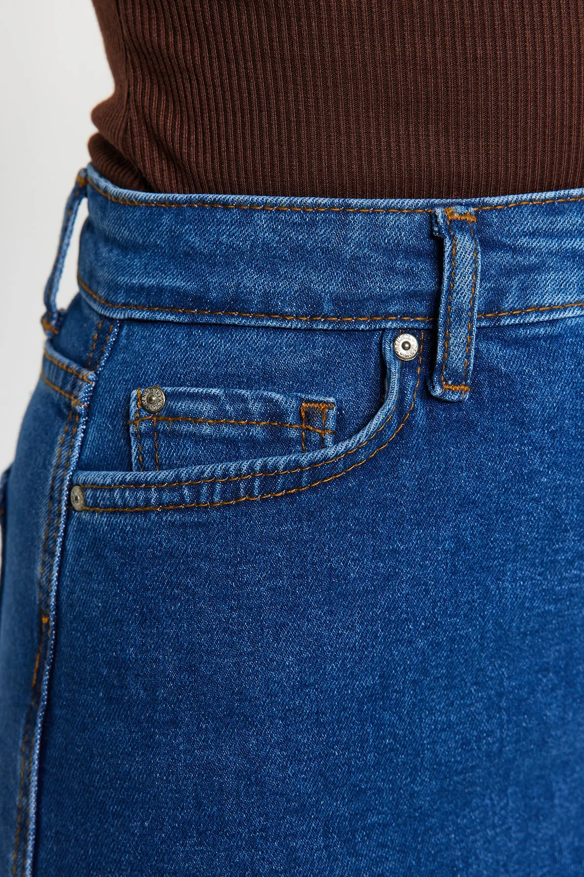 Trendyol Collection  Blauer Basic-Mini-Jeansrock mit hoher Taille TWOSS20ET0241