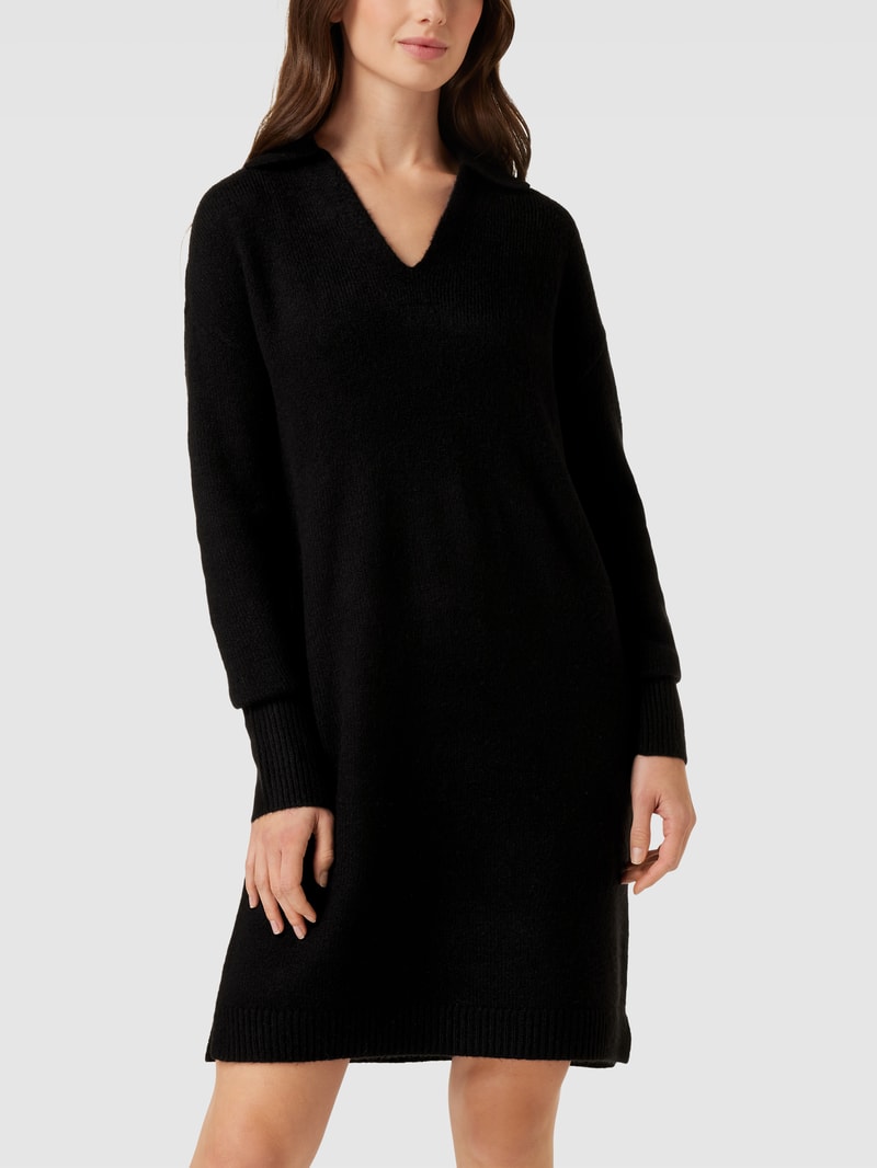Strickkleid in Knielänge in schwarz