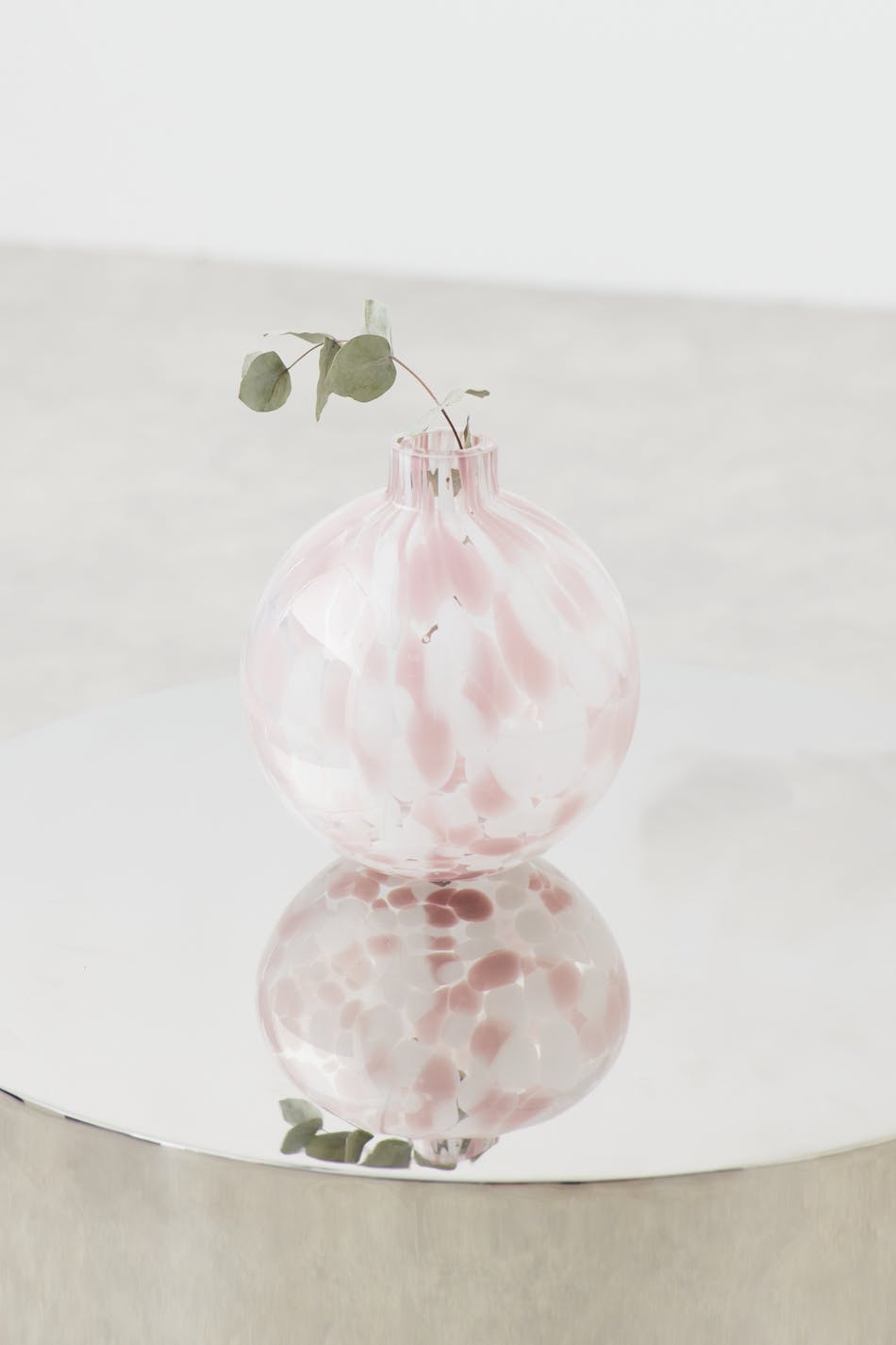 Round splash vase