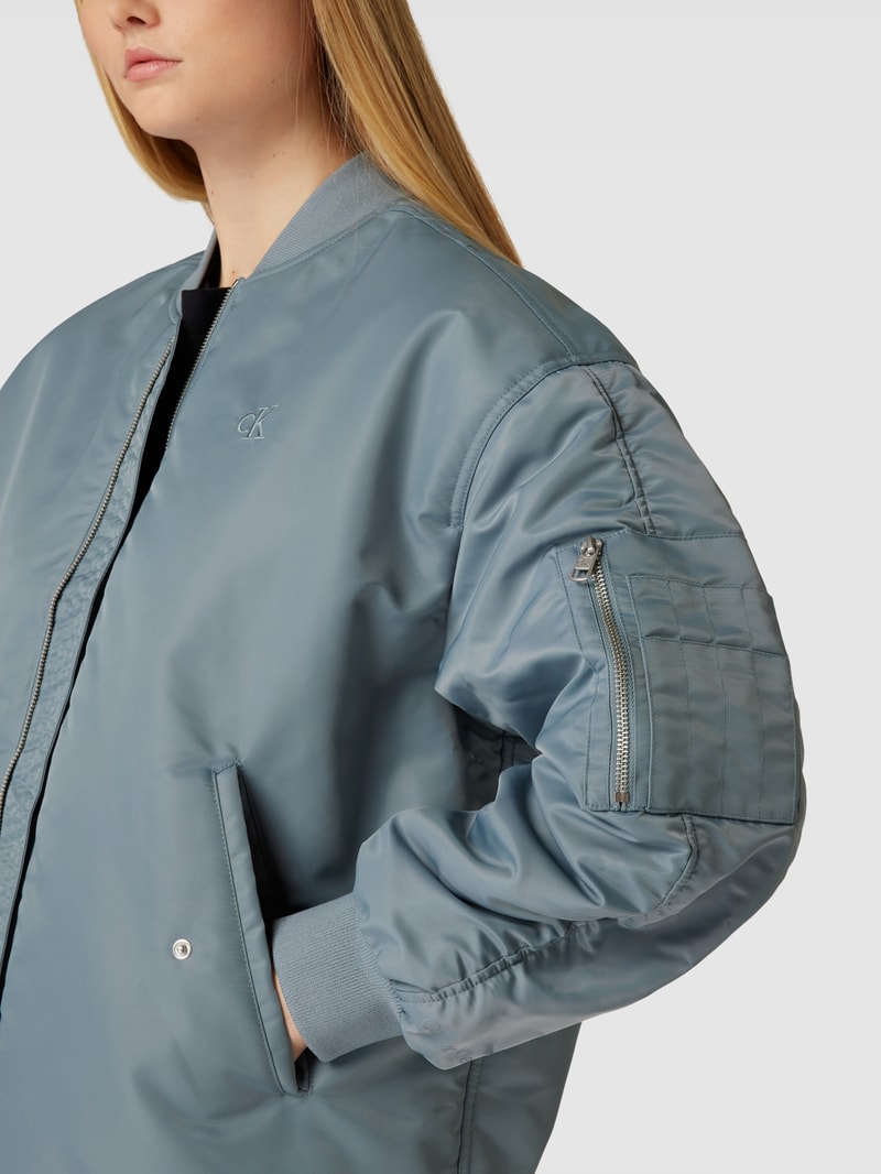 Oversized Bomberjacke mit Label-Stitching in mittelgrau