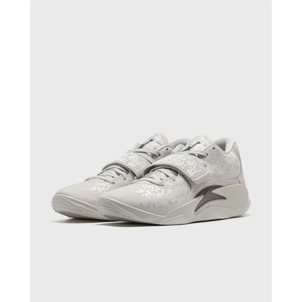 NIKE JORDAN ZION 3 SE FN1714-040 / braun