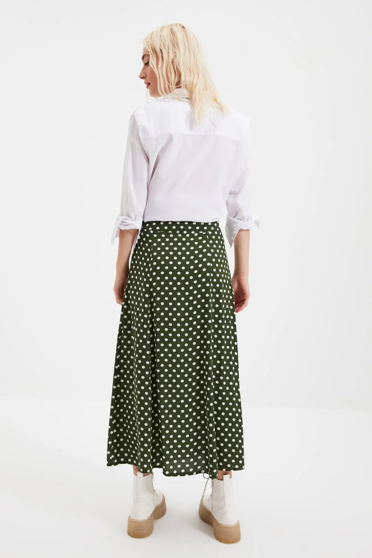 Trendyol Collection  Khakifarbener, geschlitzter, detaillierter gepunkteter Webrock TWOAW20ET0205