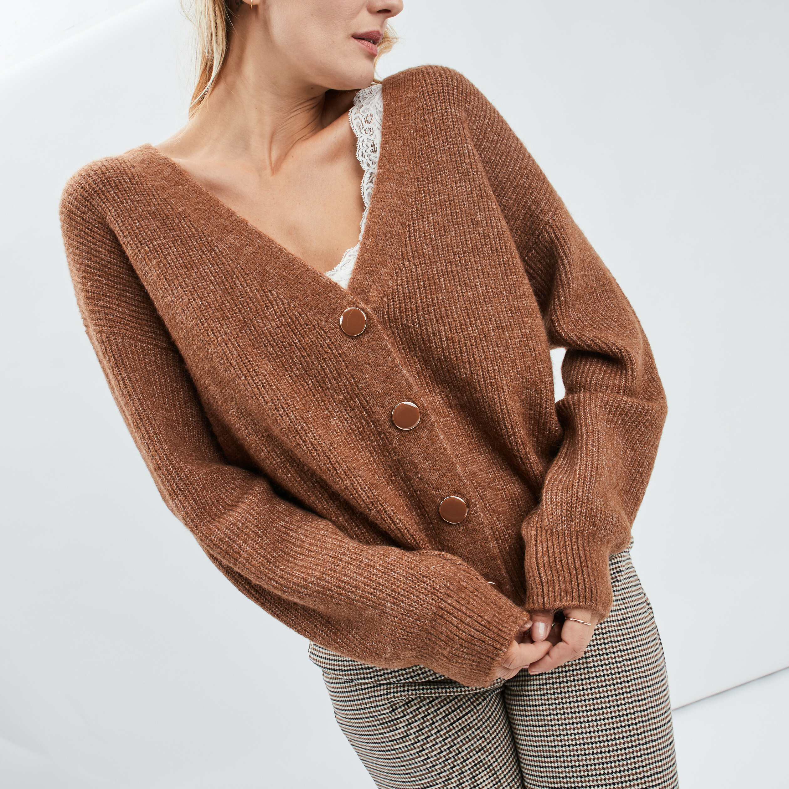 Gilet boutonné col en V marron clair femme | La Halle