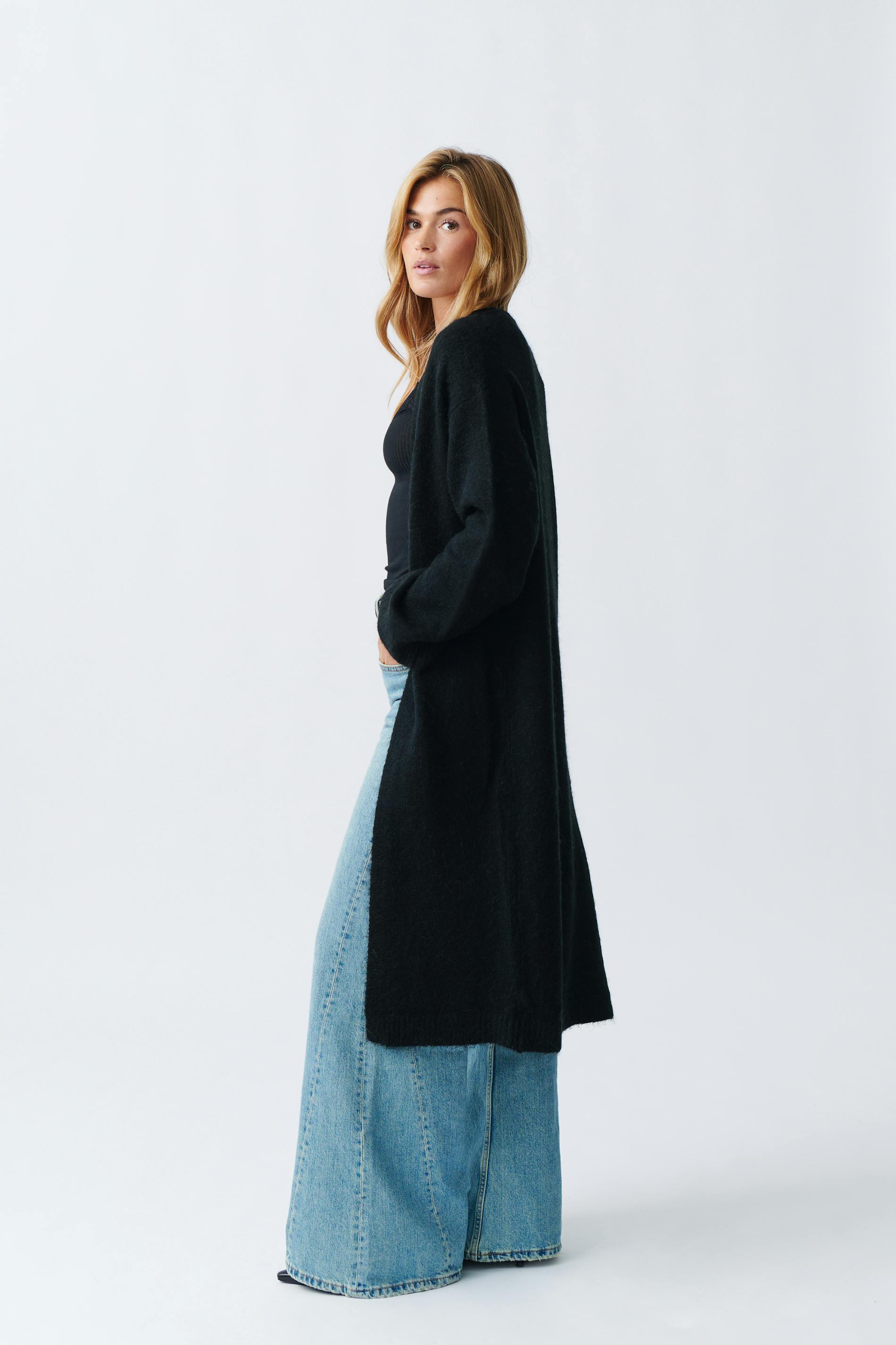 Long knitted cardigan