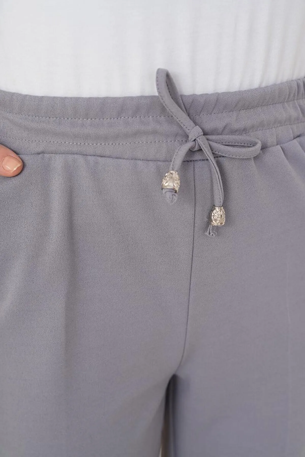 benguen  6624 Knöchelhose mit elastischem Bund und Seildetails, Grau