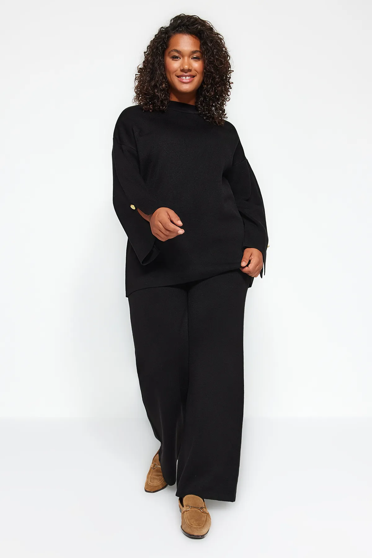 Trendyol Curve  Schwarzes Set mit hohem Kragen oben und unten TBBAW24CP00015