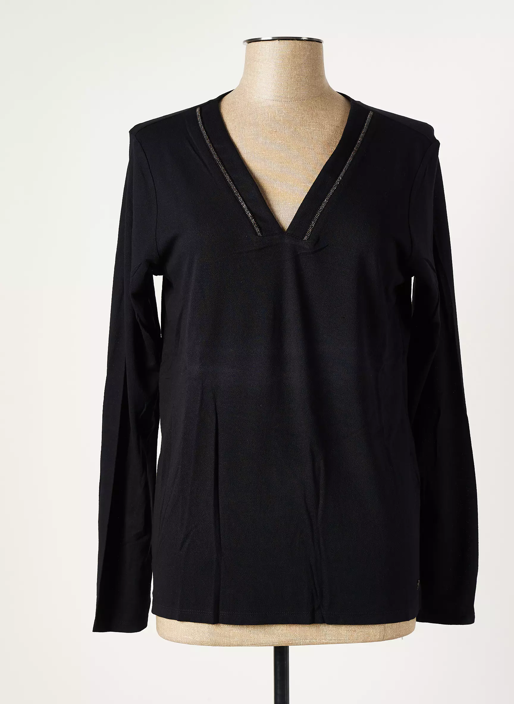 Mae Mahe Tshirts Femme couleur noir