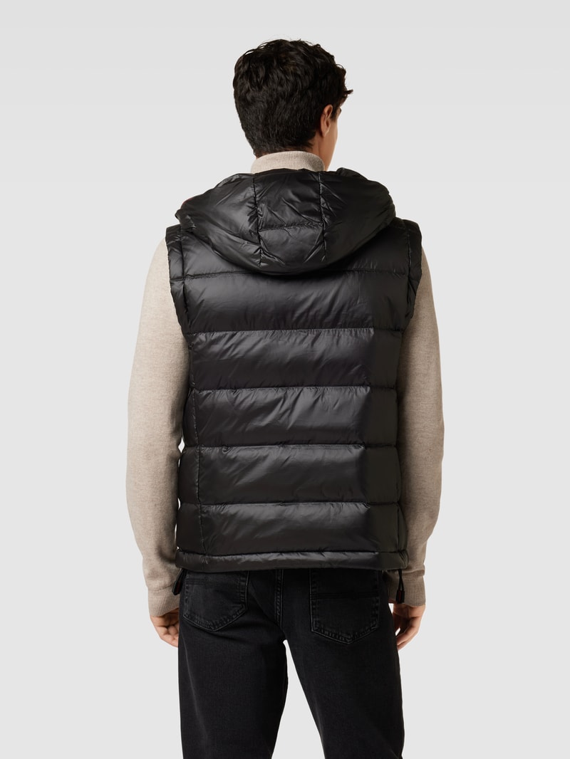 Steppweste mit Label-Applikation Modell 'DONOMA NR 02' in schwarz