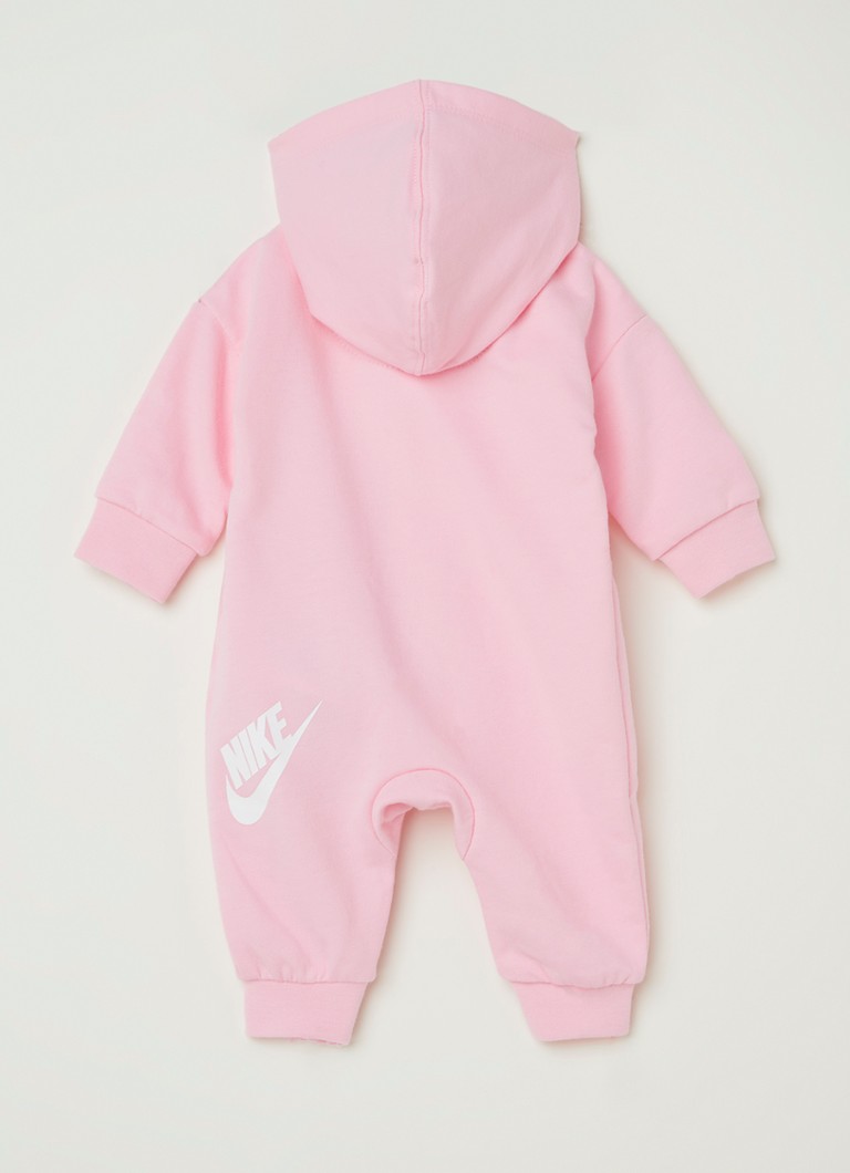 Body dziecięce Nike z kapturem i nadrukowanym logo.