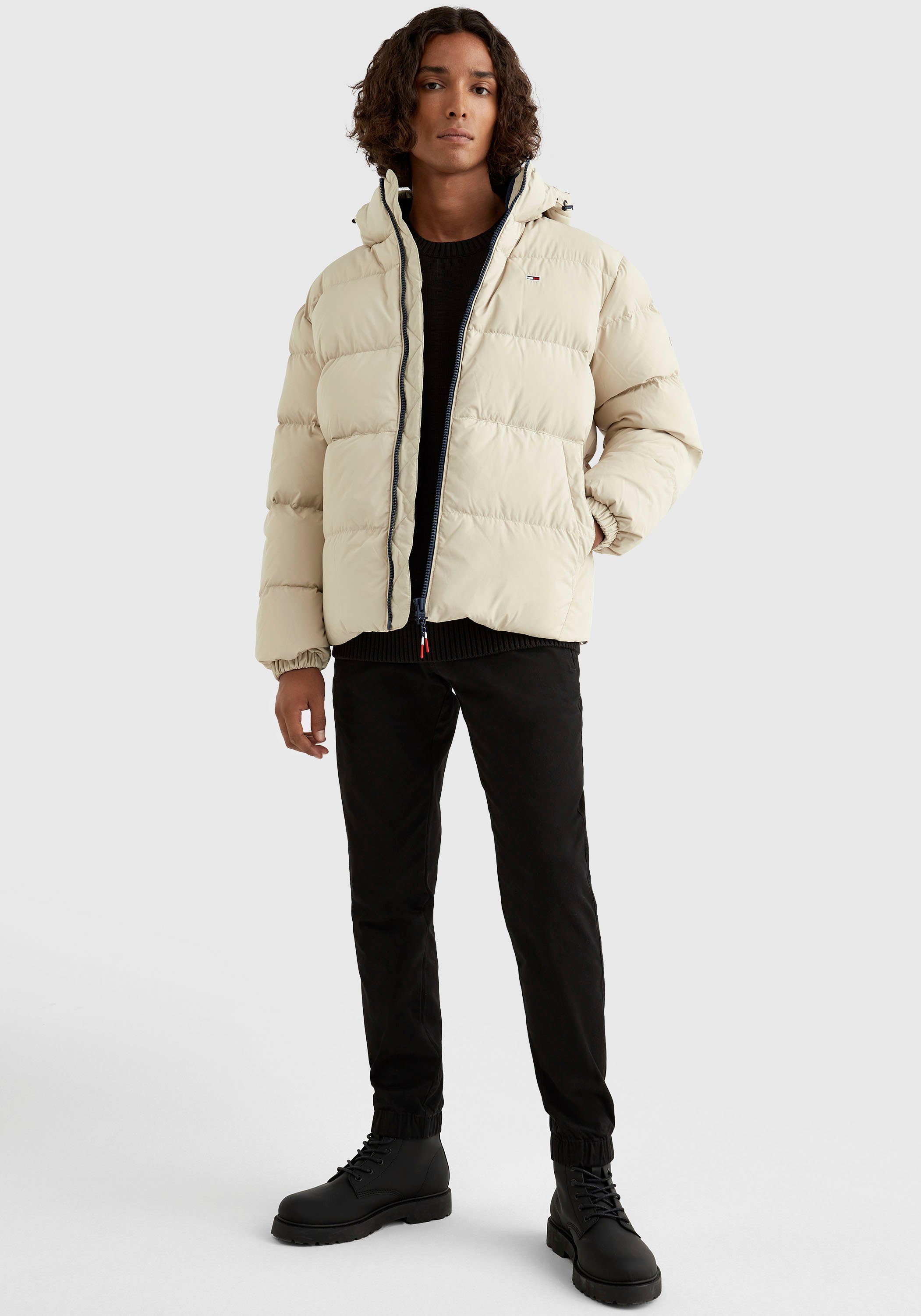 Tommy Jeans Daunenjacke TJM ESSENTIAL DOWN JACKET mit Tunnelzug und Stoppern an der Kapuze