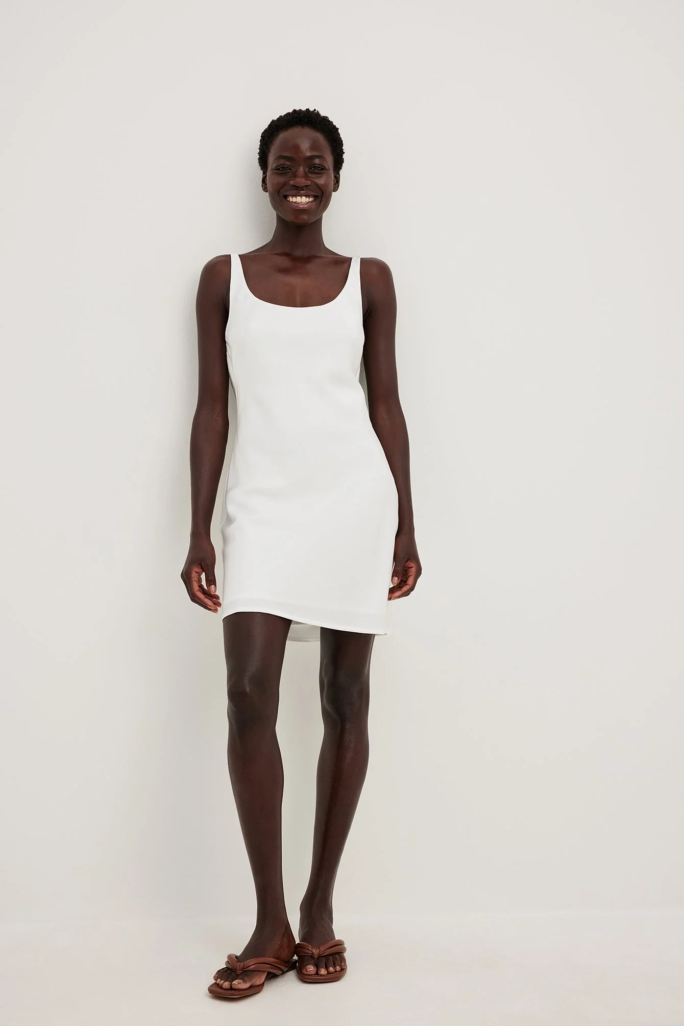 Minikleid mit Schnürdetail hinten