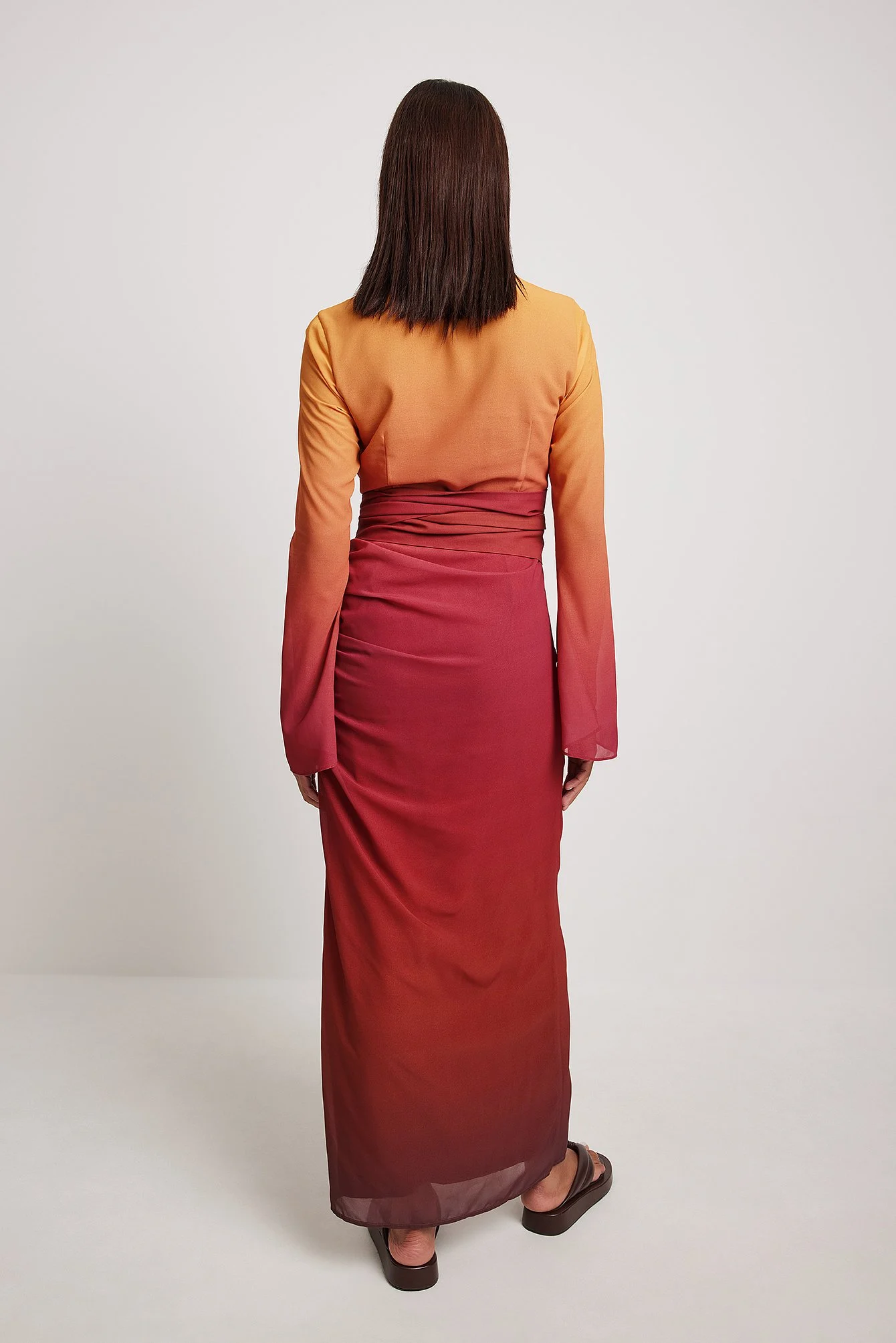 Maxikleid mit Taillendetail
