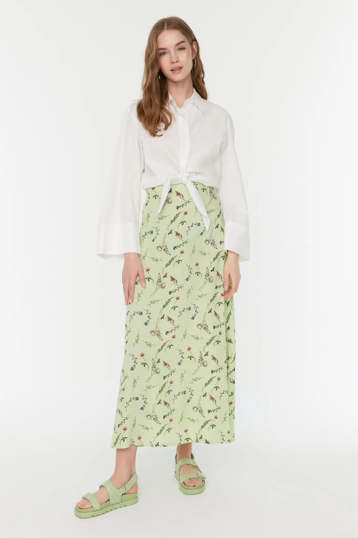 Trendyol Modest  Grüner gewebter Rock mit Blumenmuster und hoher Taille TCTSS22EE0006