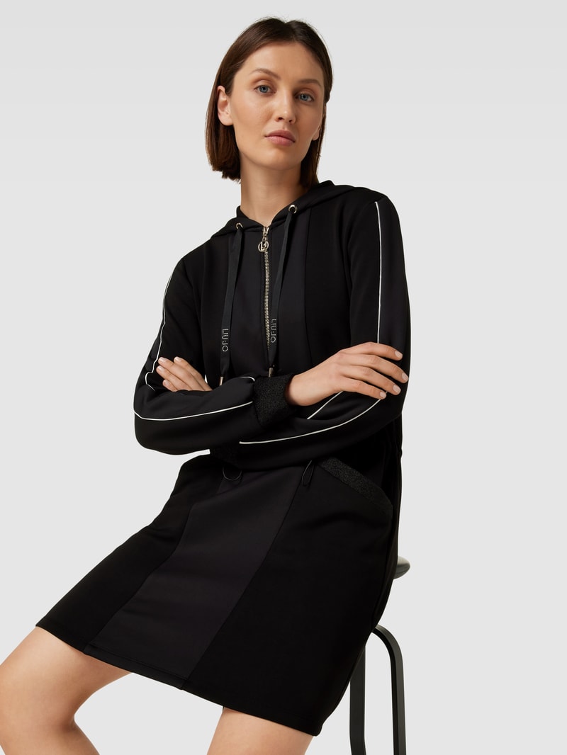 Sweatkleid mit Kapuze in black