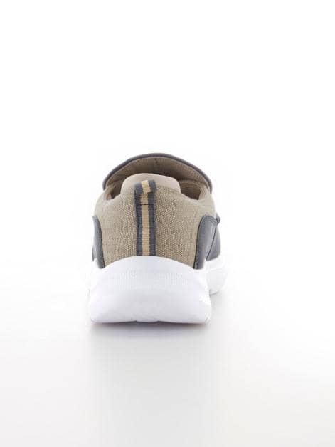 Slipper mit aktueller Mokassinnaht