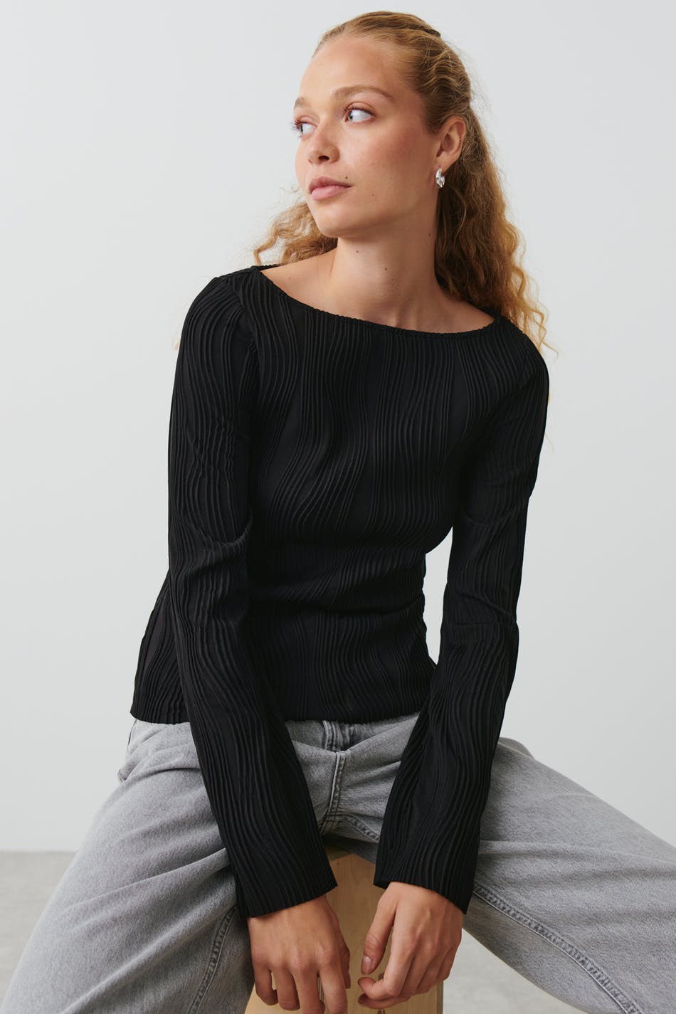 Structured boatneck top