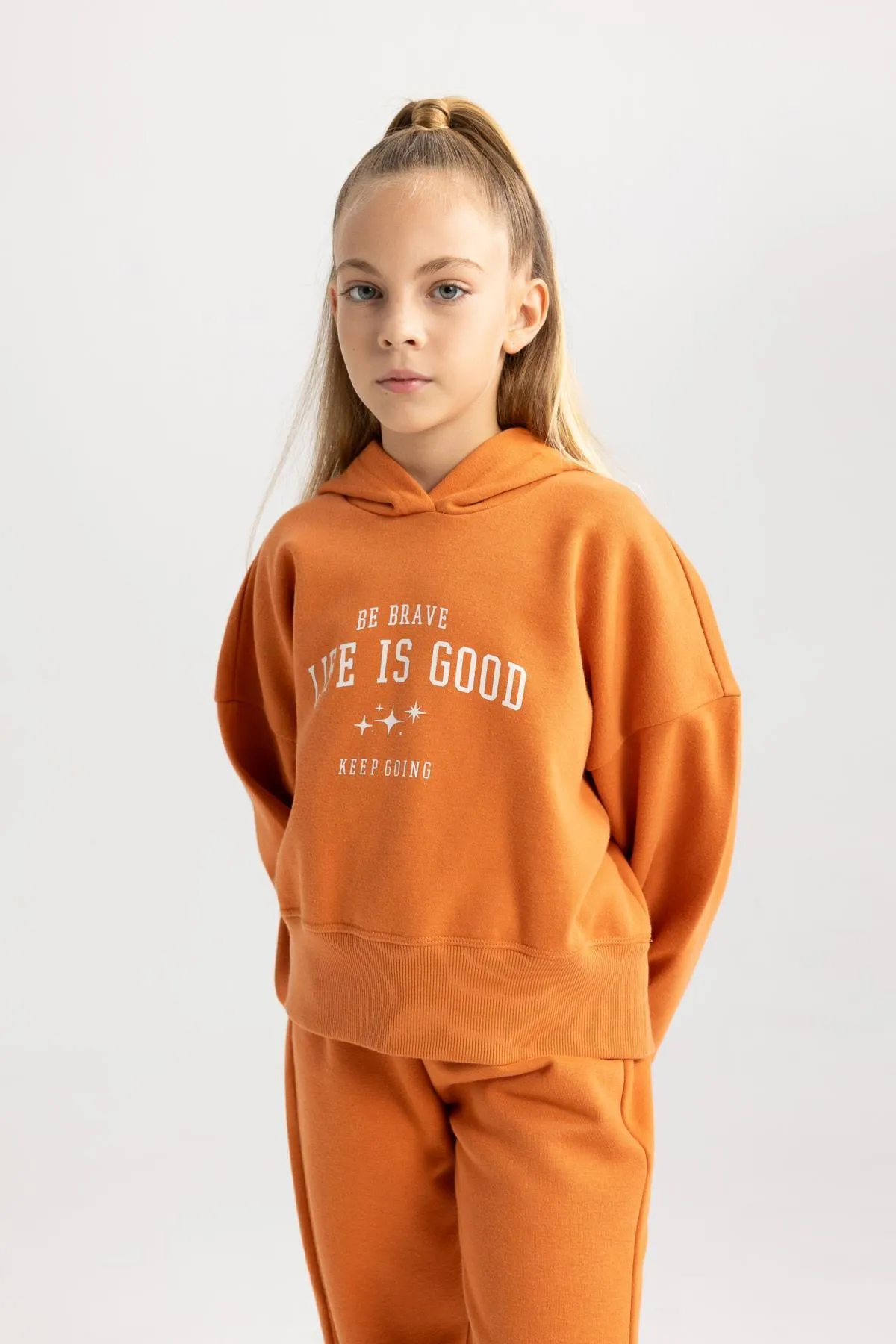 DeFacto  2-teiliges Set mit Kapuzen-Sweatshirt und Jogginghose für Mädchen