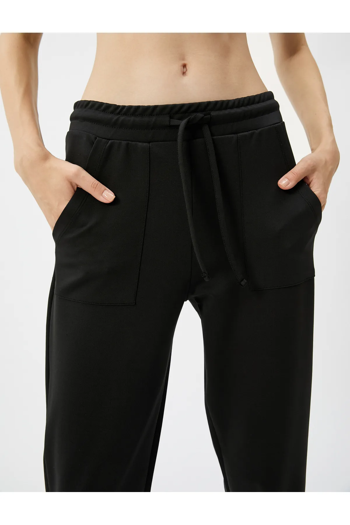 Koton  Einfache Jogger-Jogginghose mit Taschen und Bindebund
