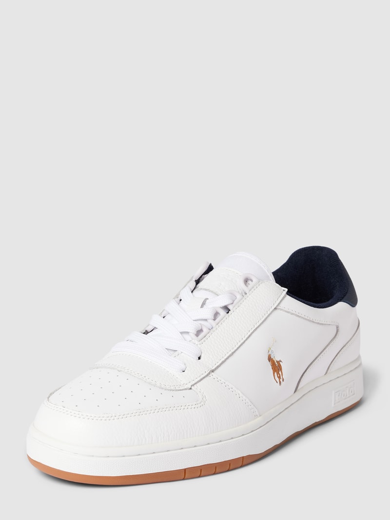 Sneaker mit Label-Stitching in weiß