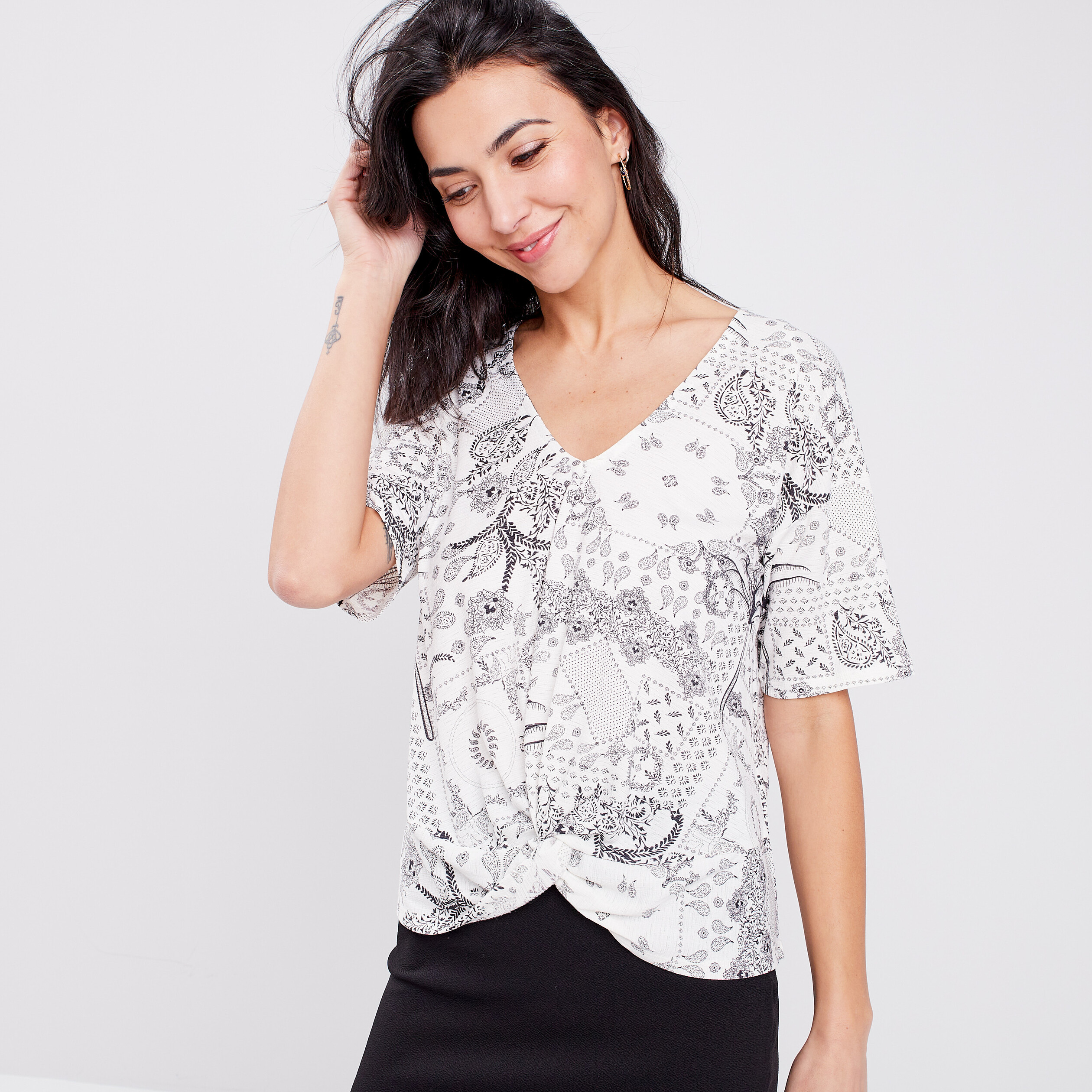 T-shirt manches courtes détail noeud ecru femme | La Halle