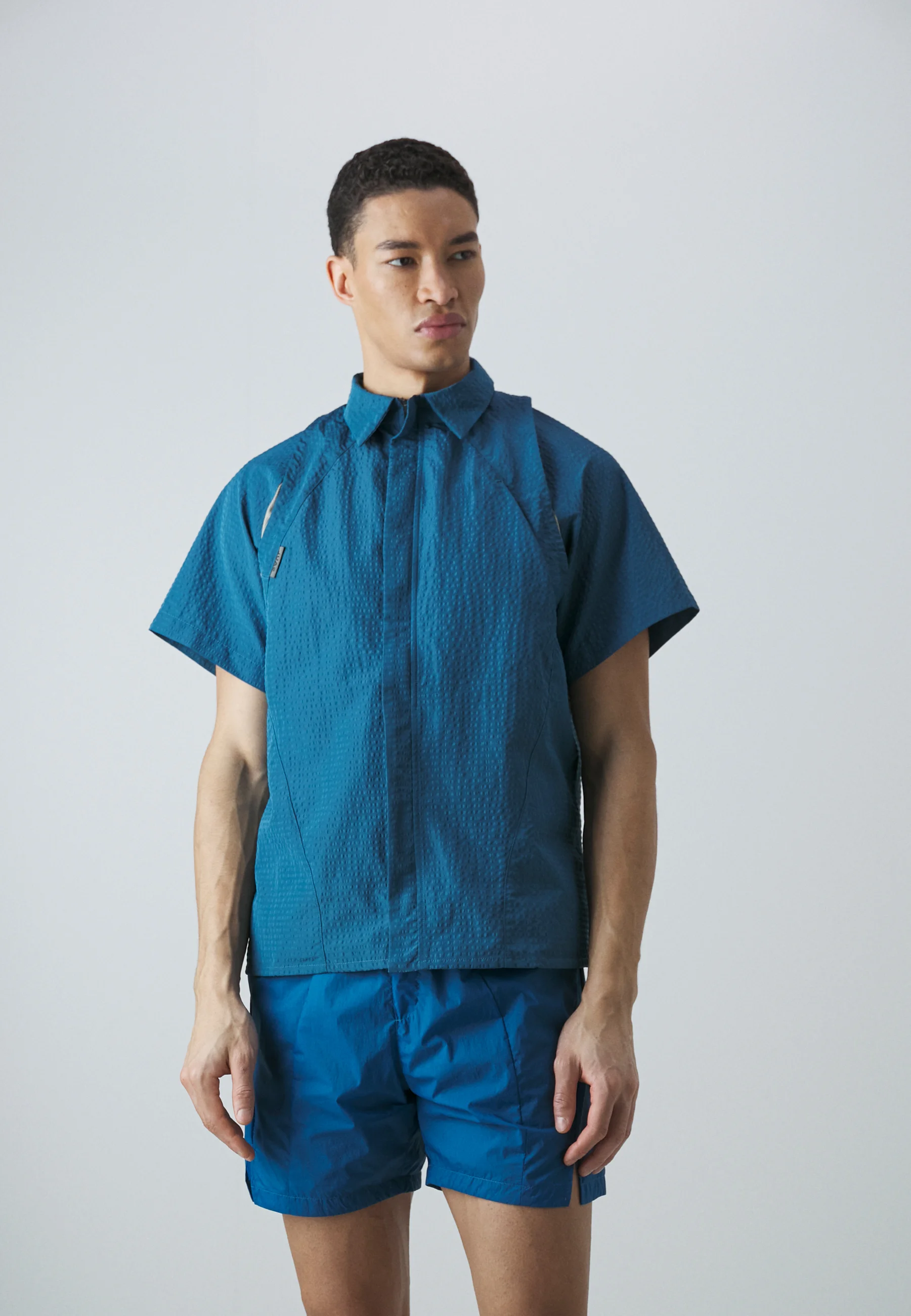Camisa de Saul Nash