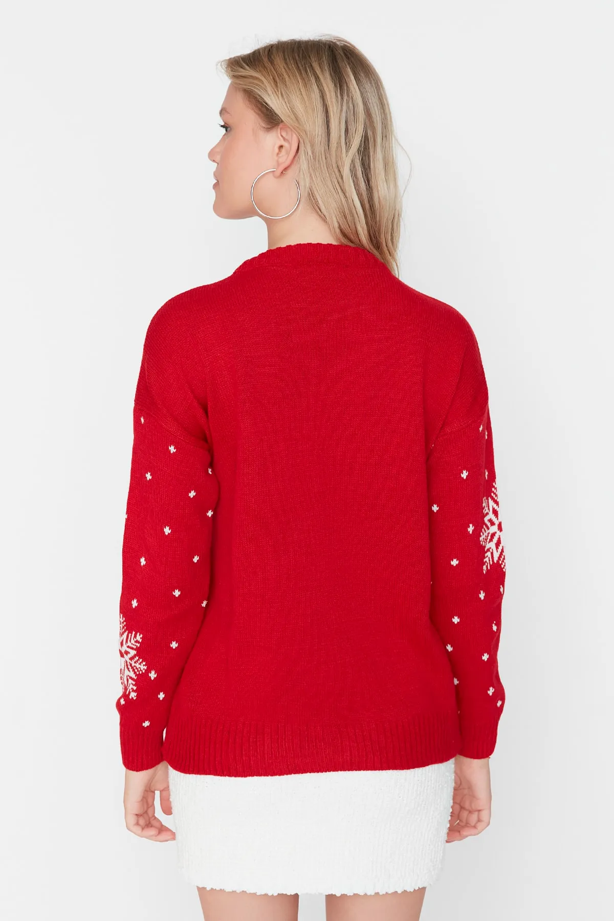 Trendyol Collection  Roter selbstgemusterter Strickpullover mit Rundhalsausschnitt TWOAW23KZ01591