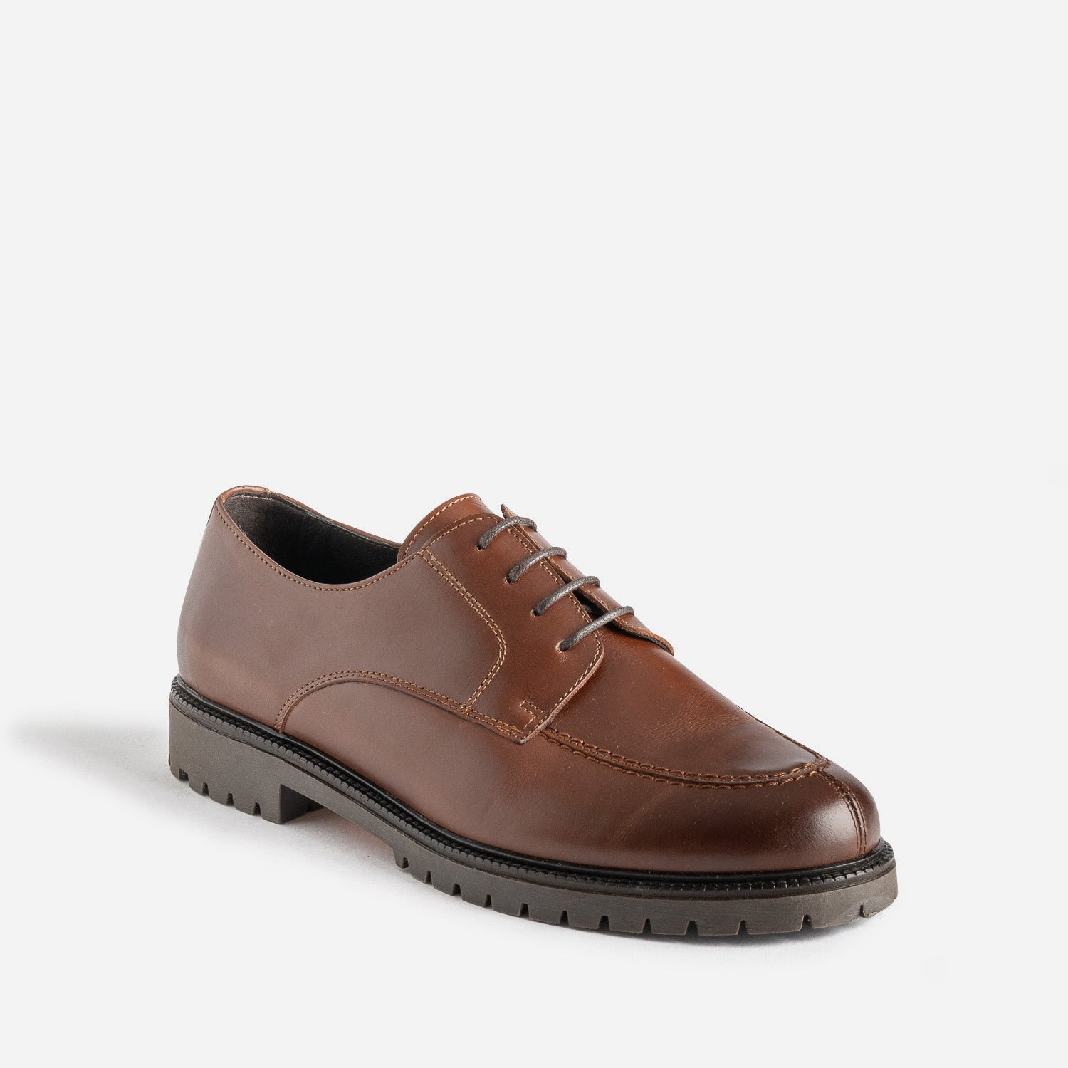 Derby marron éco-conçu en cuir semelle crantée