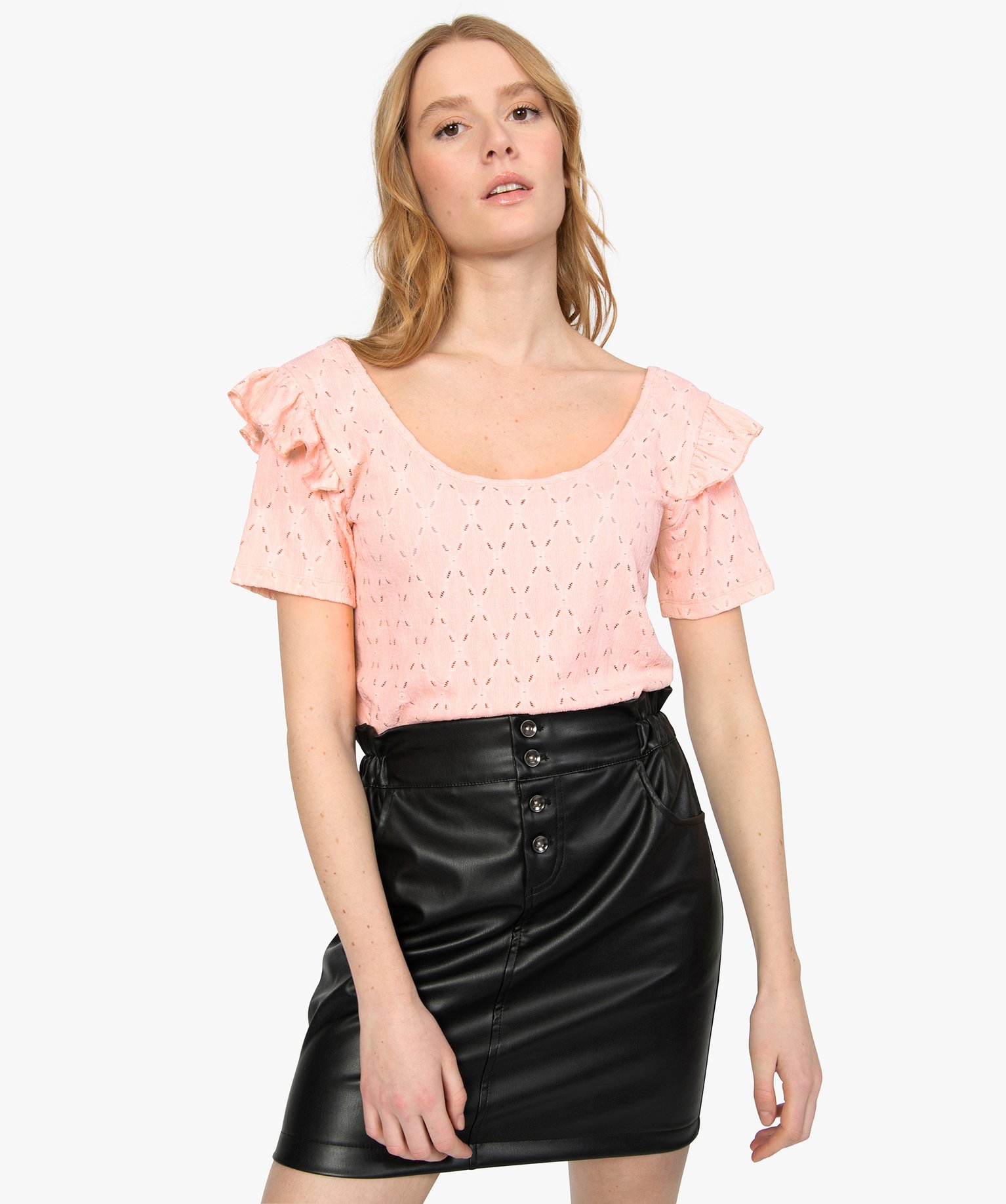 Tee-shirt femme en crêpe ajouré et volant rose | GEMO