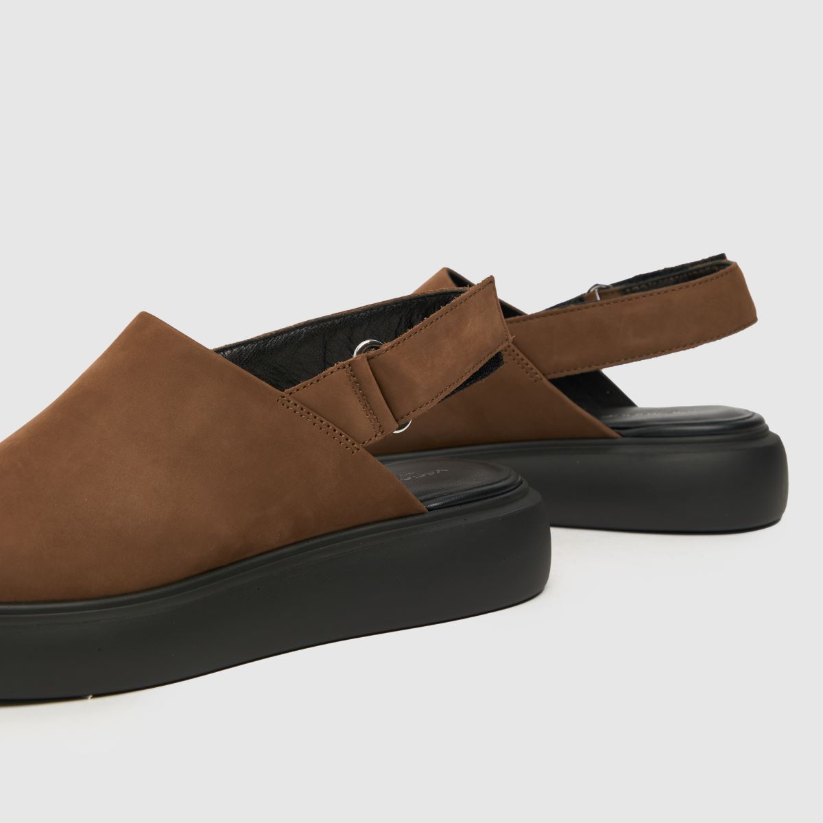 Vagabond Shoemakers – Blenda – Mörkbruna mulesandaler med stängd tå