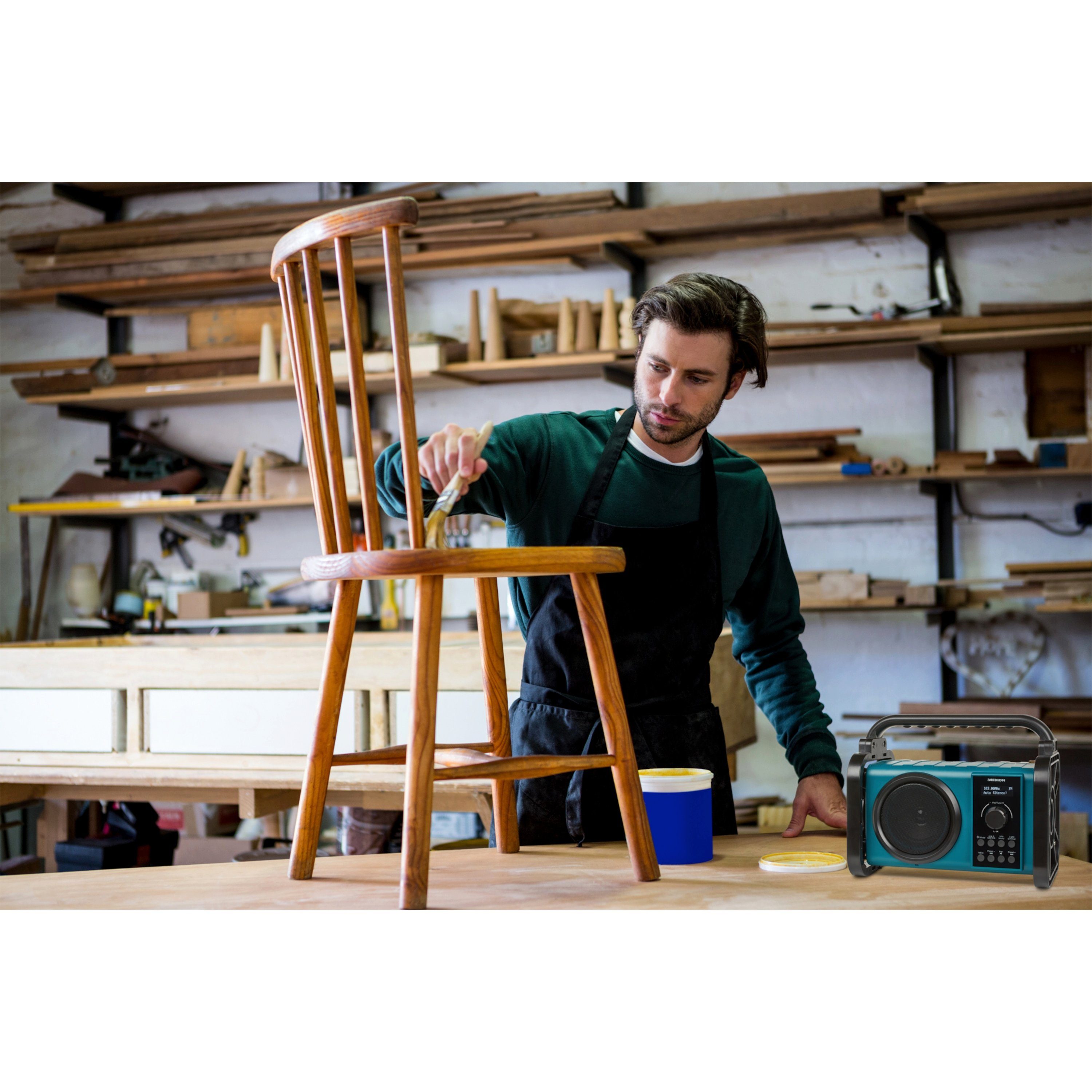 Medion® E66877 Baustellenradio, LC-Display, Bluetooth, IP44, LED-Licht Baustellenradio (AM/FM, MW/UKW, DAB+, 5 W, MD43877)