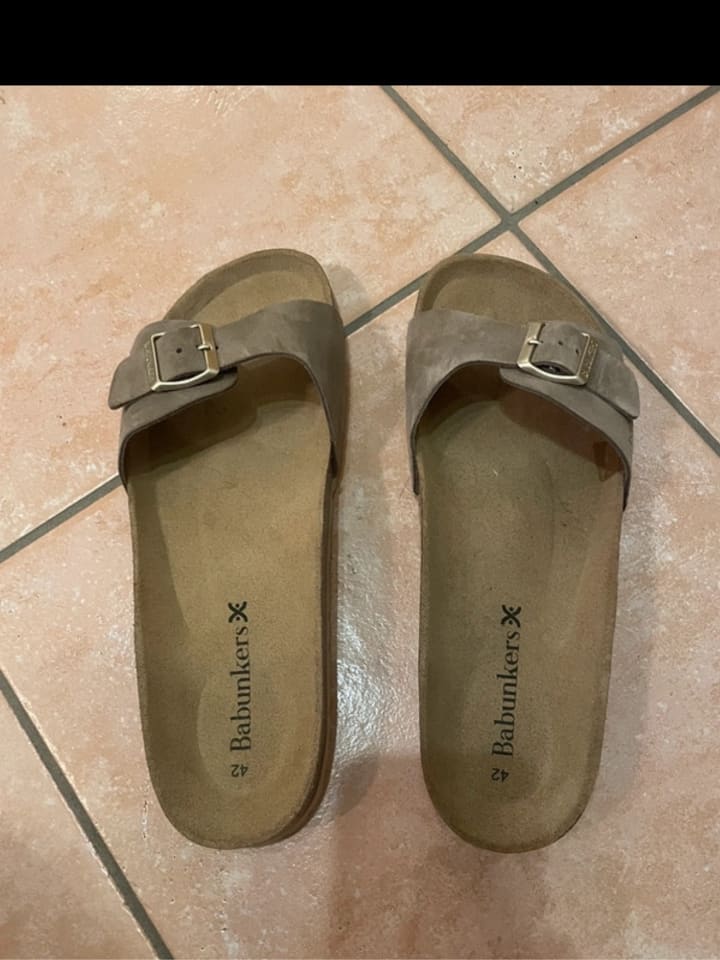 BABUNKERS Family Leder-Pantoletten in Beige günstig kaufen 42