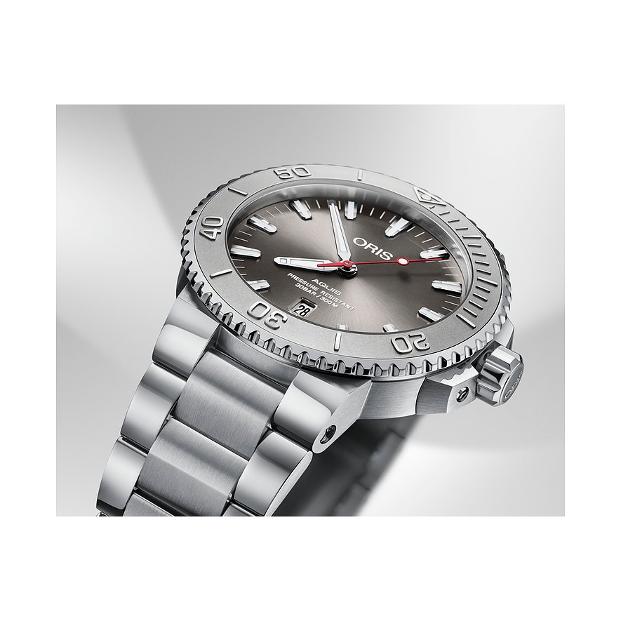 Oris Herrenuhr Aquis Date