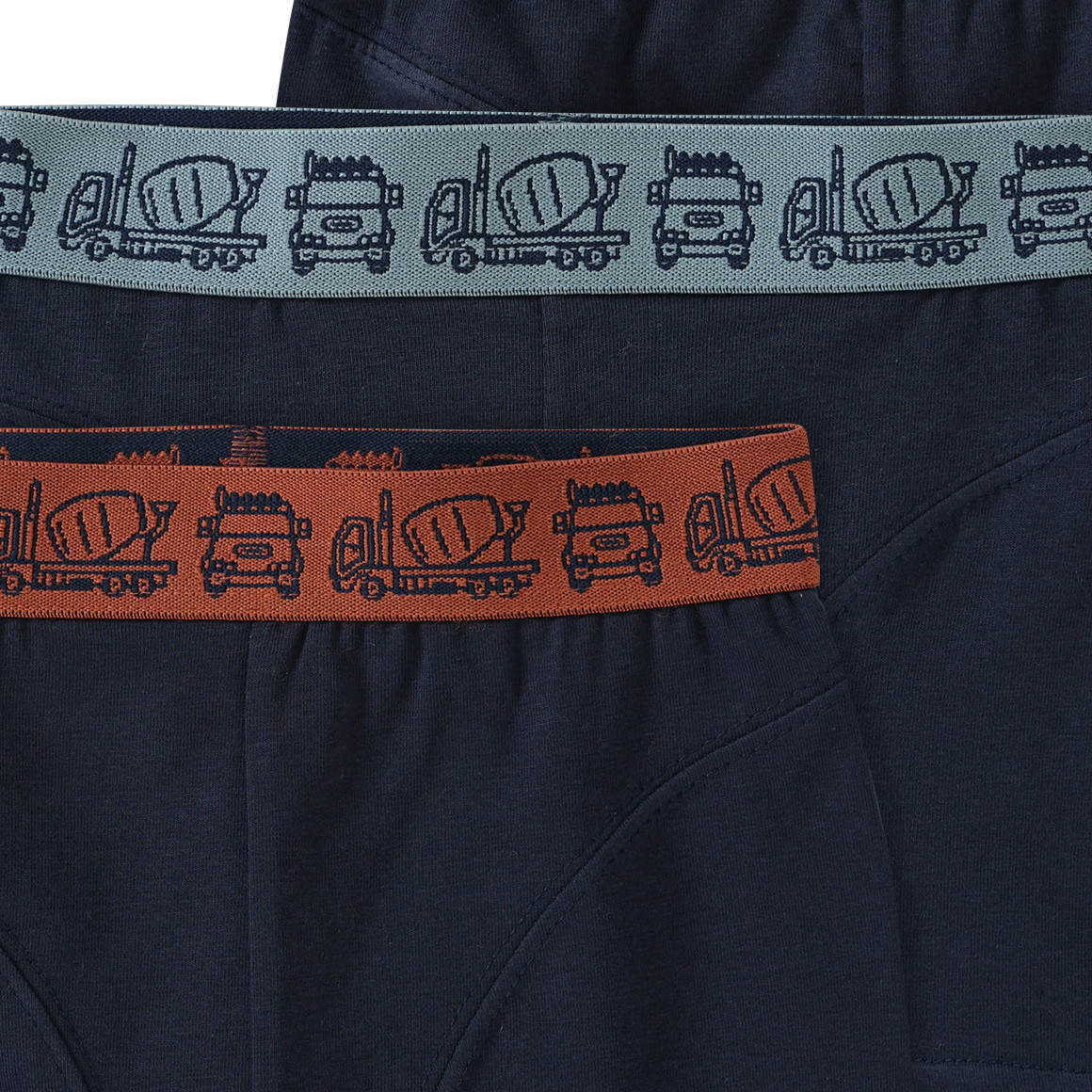 3 Jungen Boxer mit Webbund