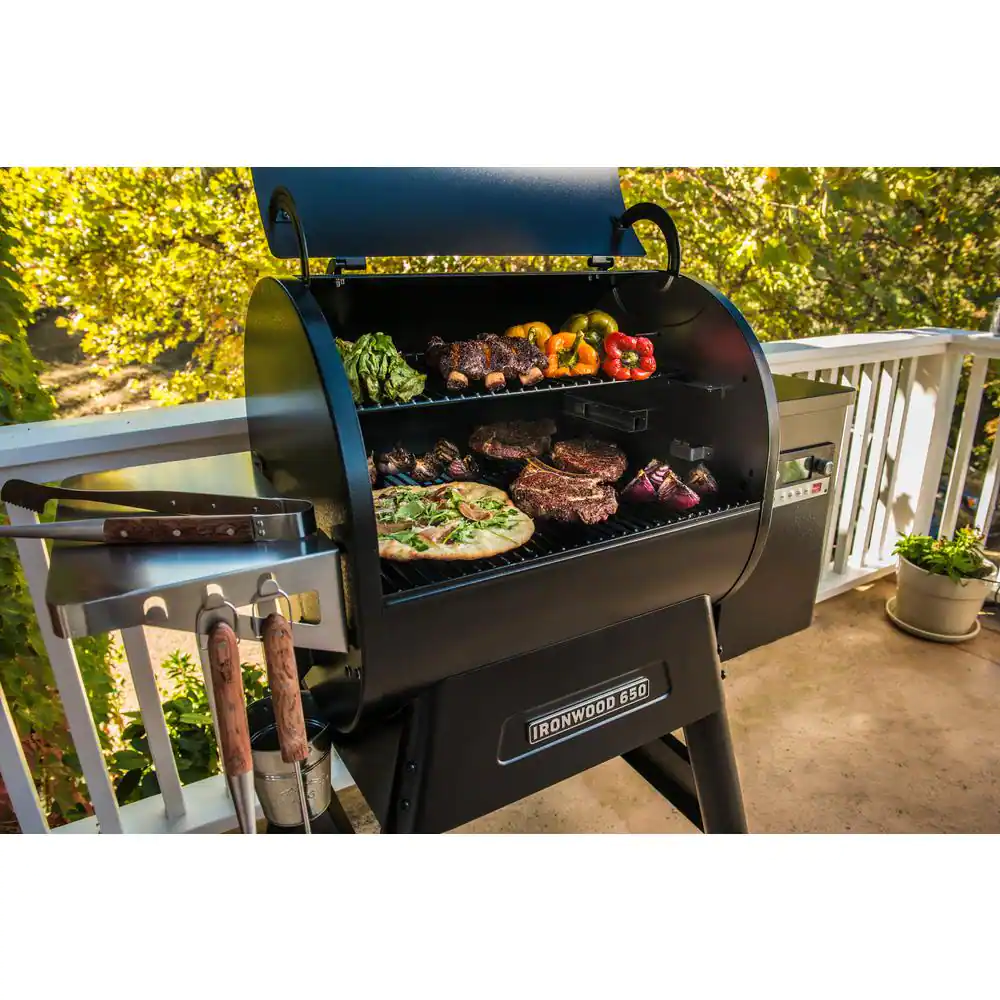 Ironwood 650 Wifi Pellet Grill and Smoker in Black