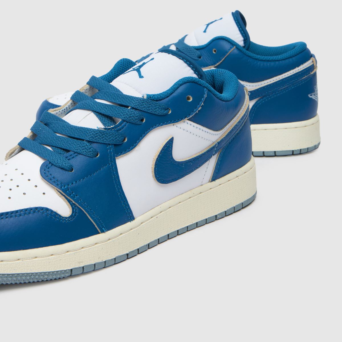 Nike Jordan fehér és kék Air Jordan 1 Low SE fiú gyerek cipő