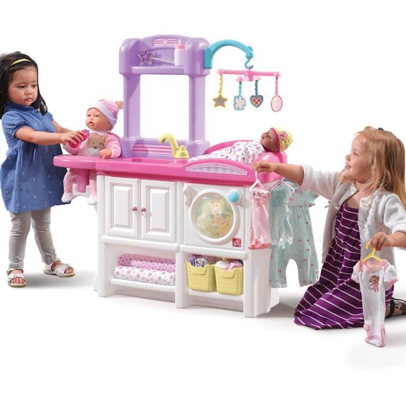 Step2 Love & Care Deluxe Chambre d'enfants pour pouppées | Avec berceau, siège bébé, machine à laver et accessoires (sauf poupée) blanc