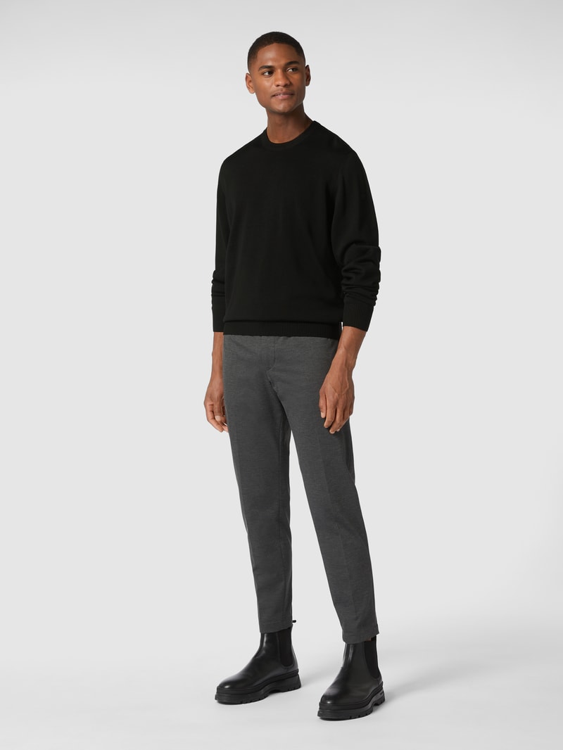 Pullover aus Schurwolle in schwarz