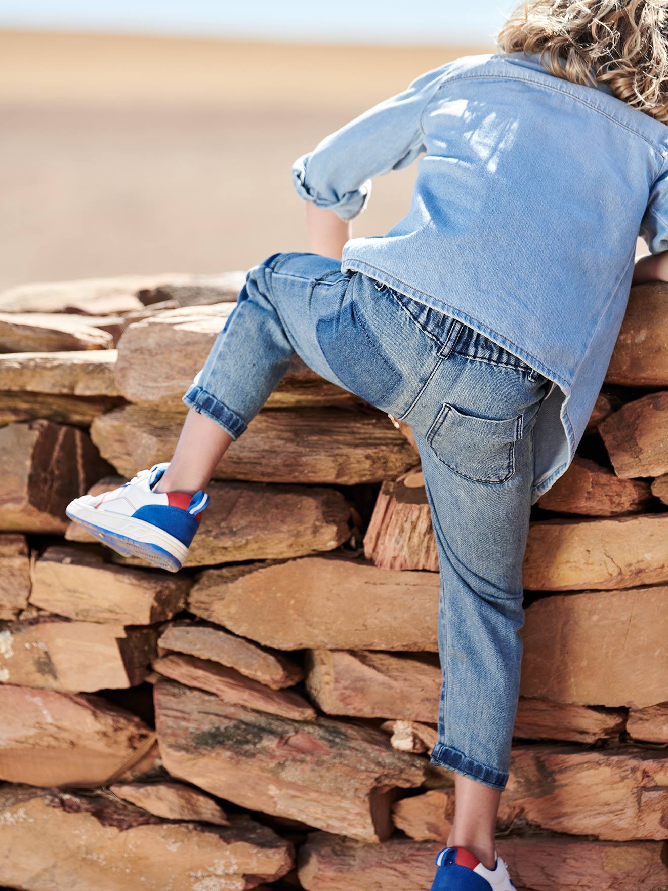 Jean droit loose effet patchs garçon denim bleached