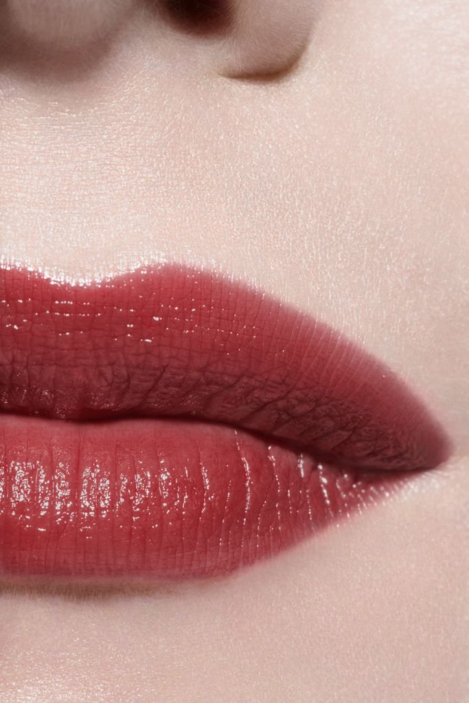 CHANEL ROUGE COCO BAUME DER GETÖNTE UND FEUCHTIGKEITSSPENDENDE BALSAM, DESSEN FARBINTENSITÄT SICH GANZ INDIVIDUELL ANPASSEN